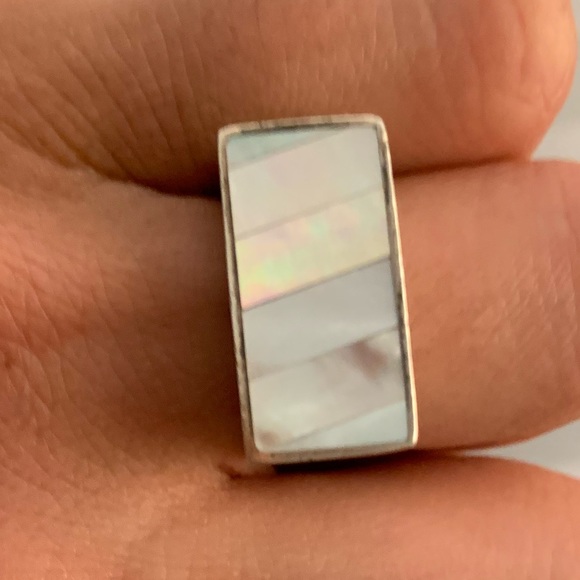 Mother of pearl ring - Picture 2 of 2